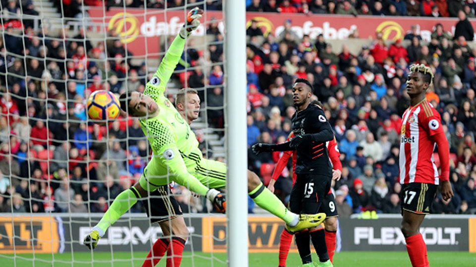 Momen gol Liverpool ke gawang Sunderland dicetak oleh Daniel Sturridge. Copyright: &copy; Owen Humphreys/PA Images via Getty Images